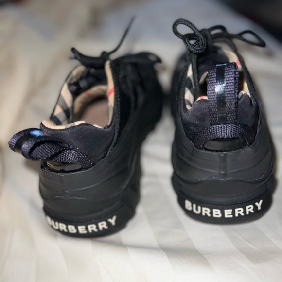 Womens burberry sneakers - Picture 1 of 6